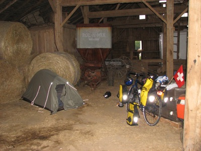 Camping inside a barn to seek shelter from rain (by permission, that is...), thanks for the shower and breakfast, dear people!